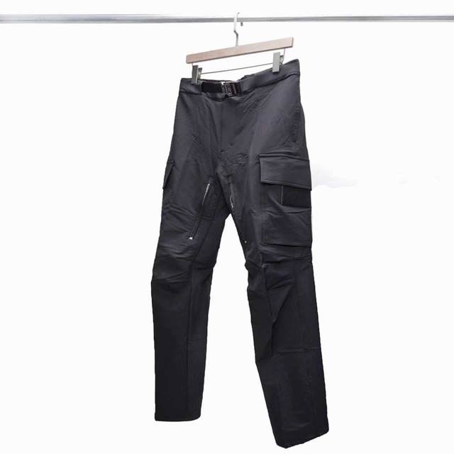 Gvc Givenchy Cargo Pants with Pockets (Ddd) A classic cargo pant that recreates Gvc Givenchy Cargo Pants with Pockets (Ddd) A classic cargo pant that recreates