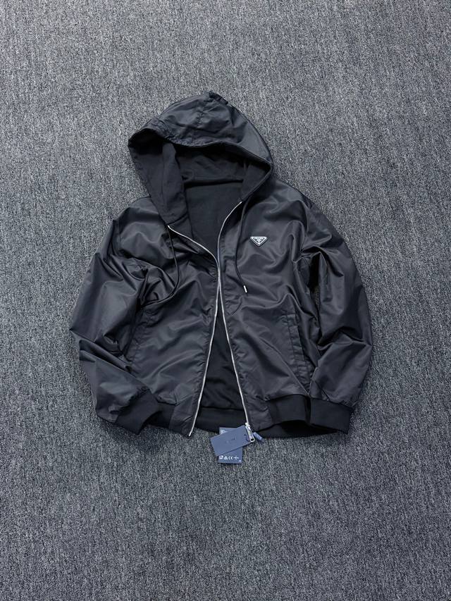 Prada Reversible Cotton Recycled Nylon Jacket/Sweatshirt (Ddd) A jacket/sweatshi