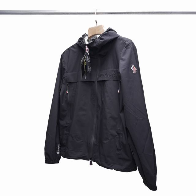 Moncler Grenoble Fully Seamed Slim Waterproof Jacket (Ddd) A high-end waterproof