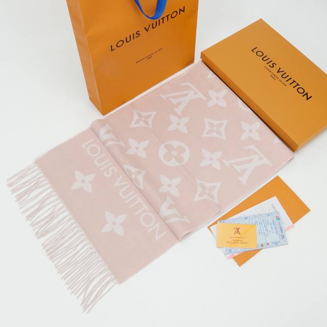 Louis Vuitton Lv 22 New All-over Print Long Scarf (Ddd). Comes in a complete gif