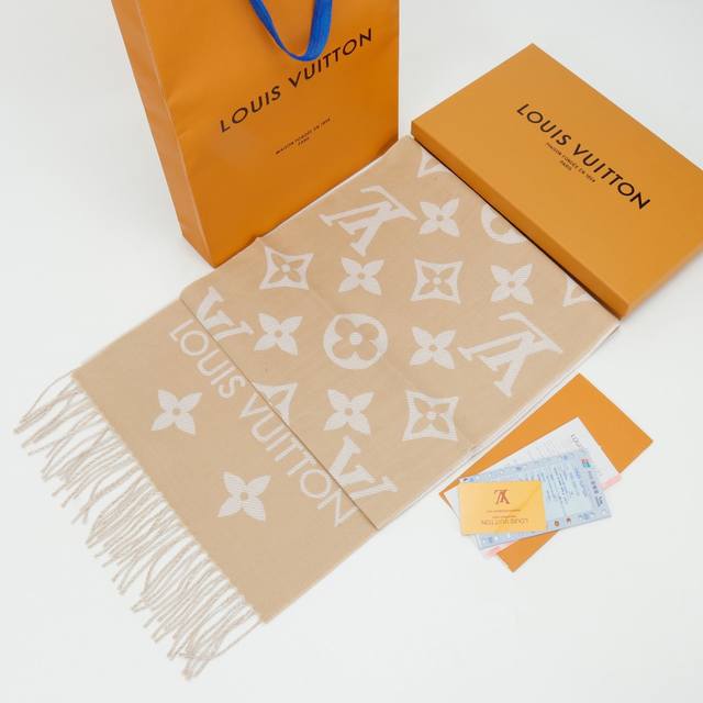 Louis Vuitton Lv 22 New All-over Print Long Scarf (Ddd). Comes in a complete gif