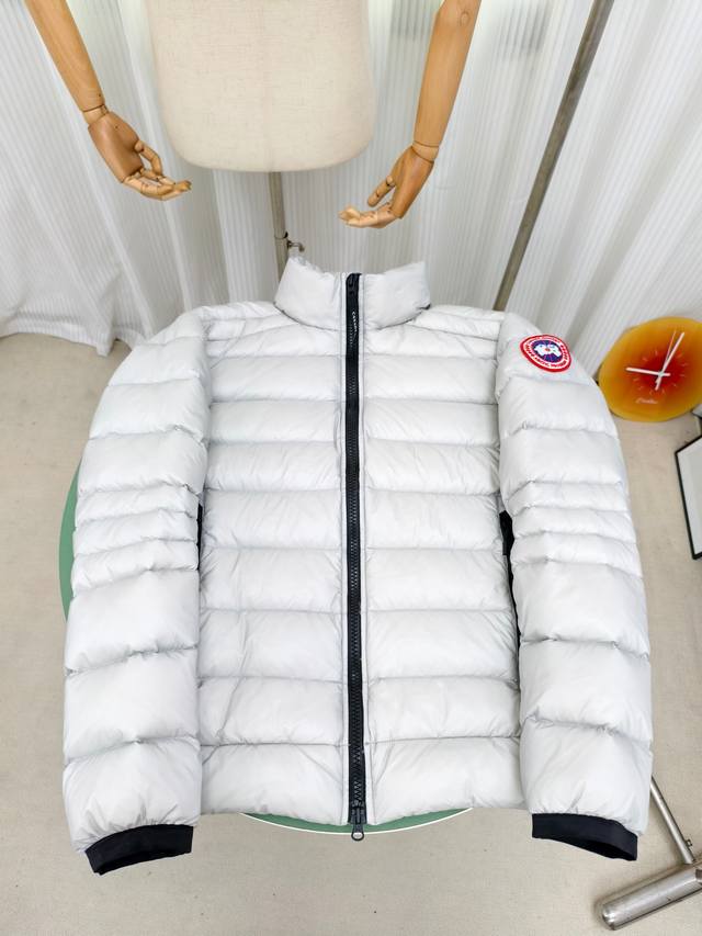 2228M High-Version Canada Goose Crofton Down Jacket. This down jacket is suitabl