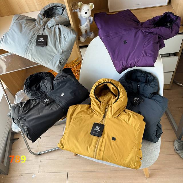 Kolon Sport's new autumn/winter collection features couple's outdoor cotton-padd