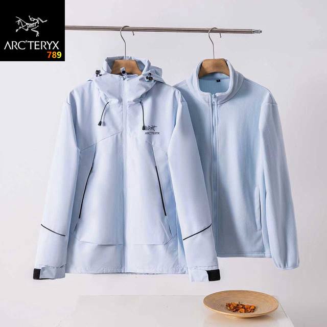 Arc'teryx Couple 3-in-1 Windbreaker I didn't know how good windbreakers were whe