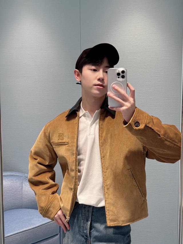 Miu Miu 25Ss Maillard Color Corduroy Cotton Jacket (Unisex) This Miu corduroy co