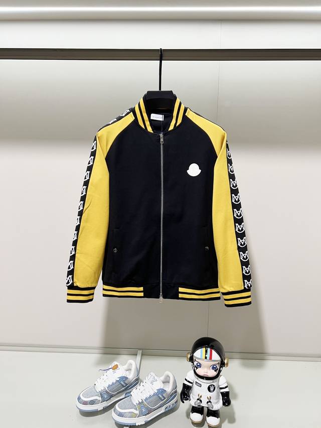 Moncler Custom Fabric Zipper Jacket Set (Ddd) Color-blocked design with embroide