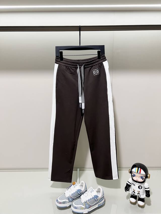 Loewe Custom Fabric Suit Casual Sweatpants Color-blocked design with embroidered