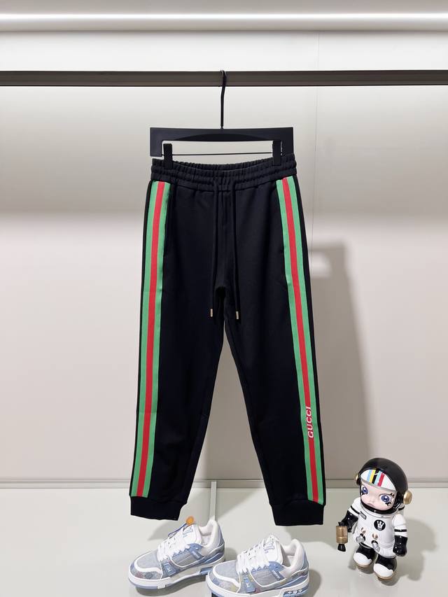Gucci Custom Fabric Suit Casual Sweatpants Classic logo red and green webbing em