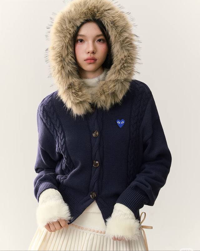 Play Comme des Garcons Rei Kawakubo Rei Kawakubo is so good! A cable knit sweate