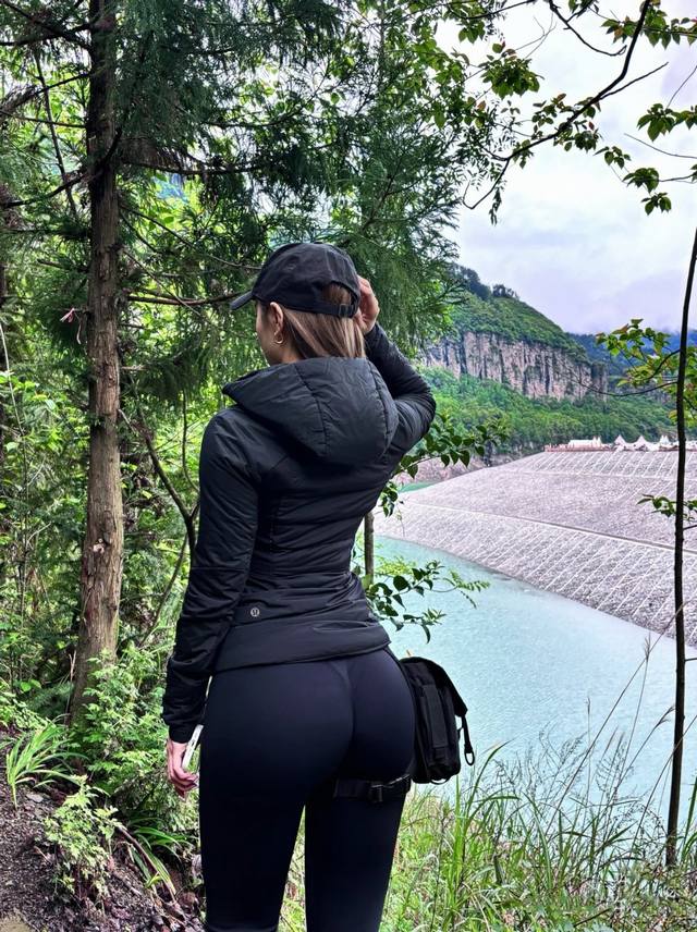 Lululemon New National Standard 90% White Duck Down Help! It turns out that fitt