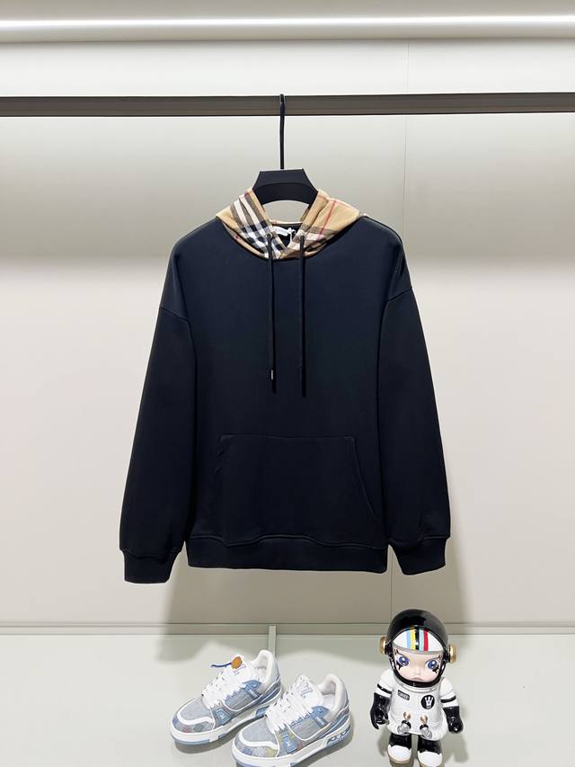 Burberry 420g Custom Fabric Hooded Sweatshirt. Classic and simple brand elements