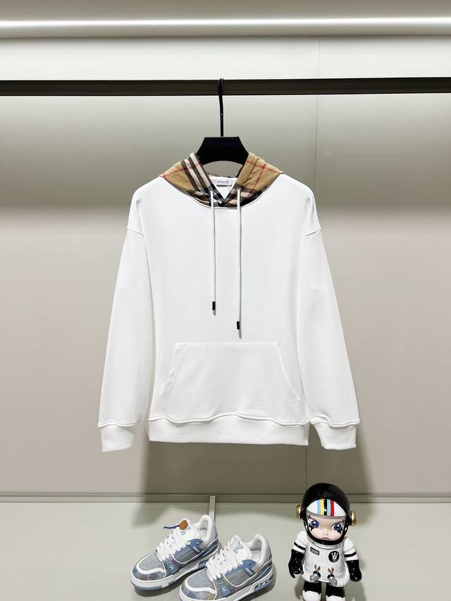 Burberry 420g Custom Fabric Hooded Sweatshirt. Classic and simple brand elements