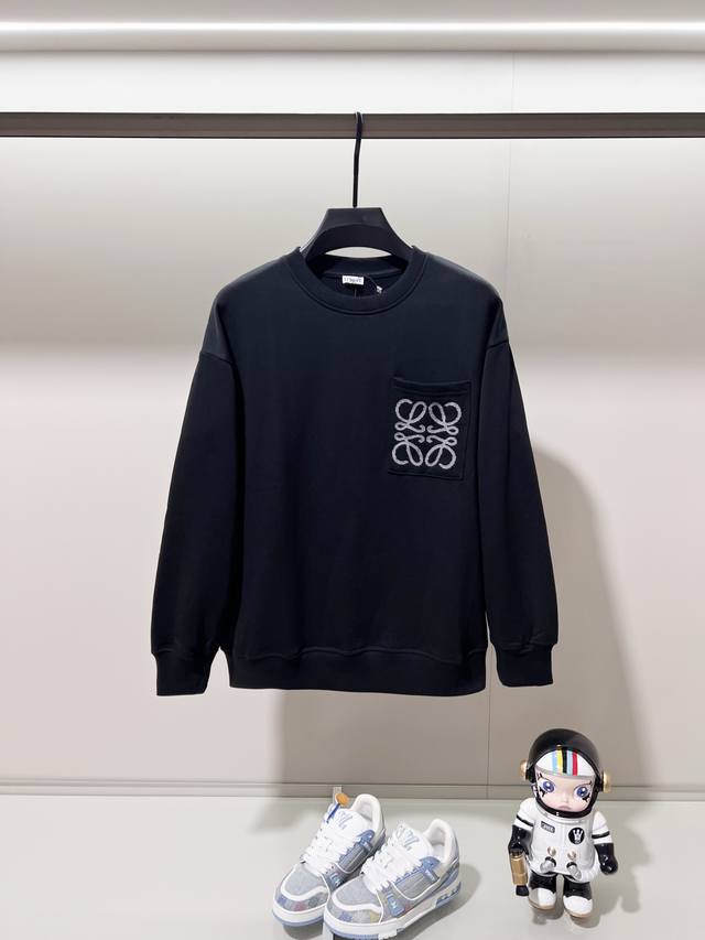 Loewe 420g 100% Cotton Crew Neck Sweatshirt. Features embroidered brand logo, la