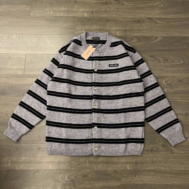 Miu Miu 24Ss Boutique Synchronized Small Logo Striped Wool Couple Crew Neck Knit