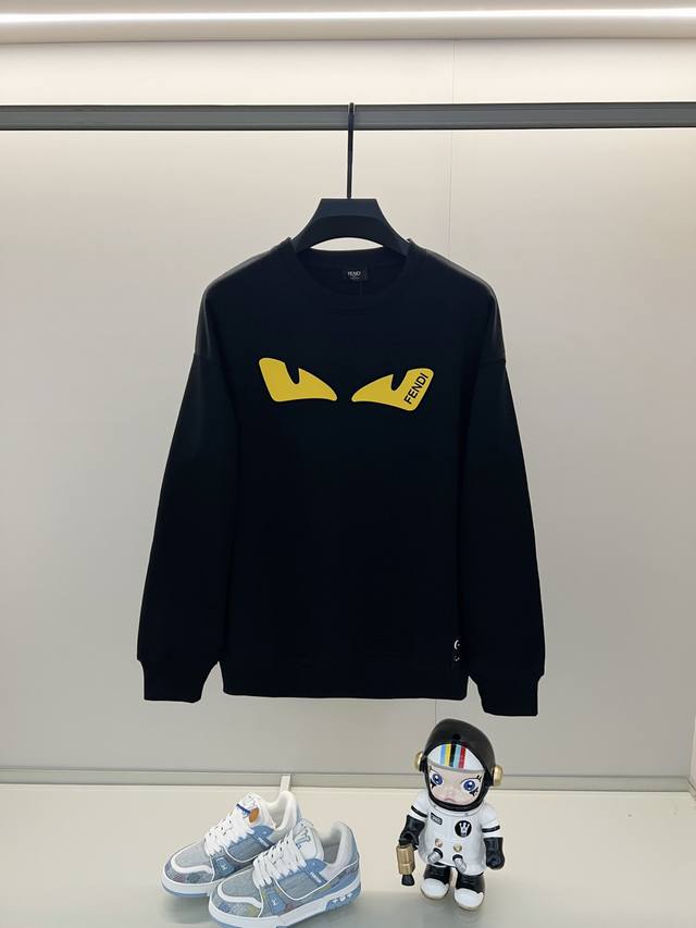 Fendi 420g pure cotton crew neck sweatshirt. Features a 3D monster silicone yell