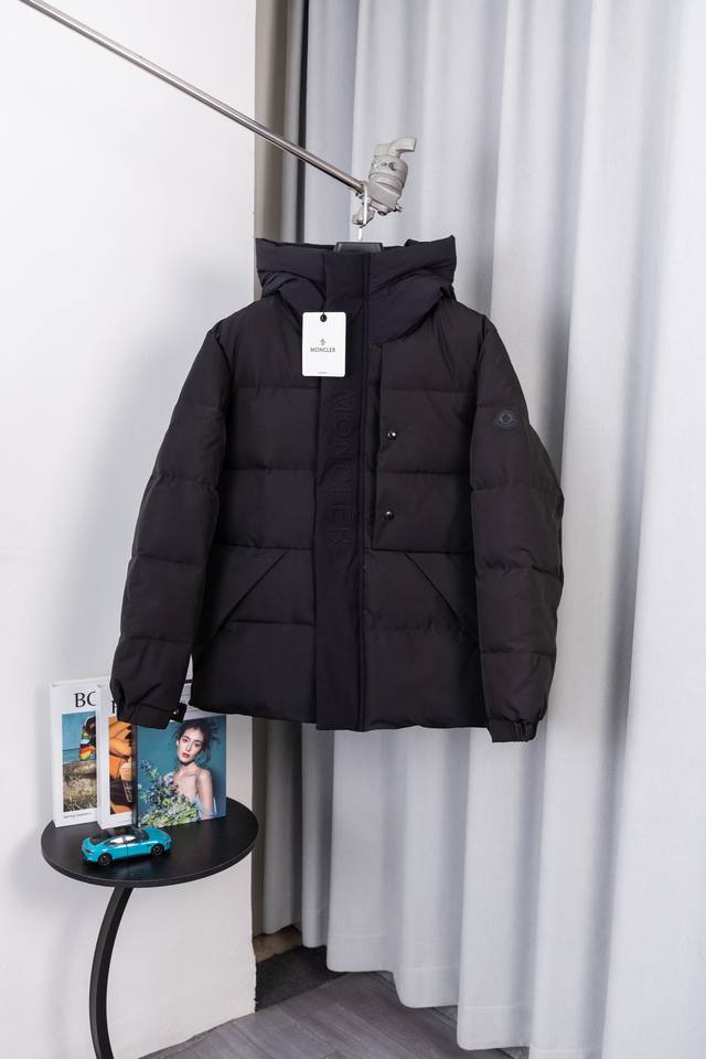 Style No.: S034 Moner Mc Door Access 3D Embossed Letter Down Jacket Autumn/Winte