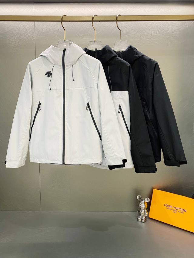Special Offer: Descente 3-in-1 High-Version Featured Jacket! This Descente 3-in-