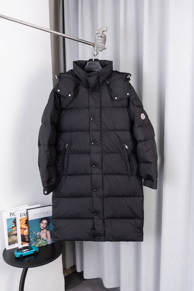 Style No.: C09 Moncler Hanoverian Matte Long Down Jacket for Men. 850+ Fill Powe