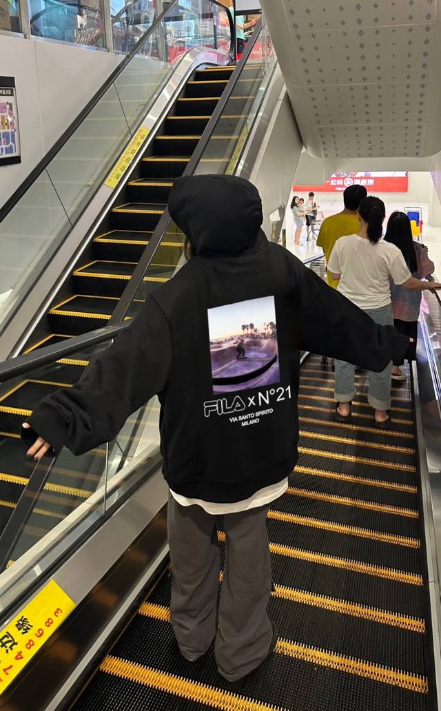 Fila American Print Spring/Autumn Hooded Sweatshirt. This sweatshirt is made of