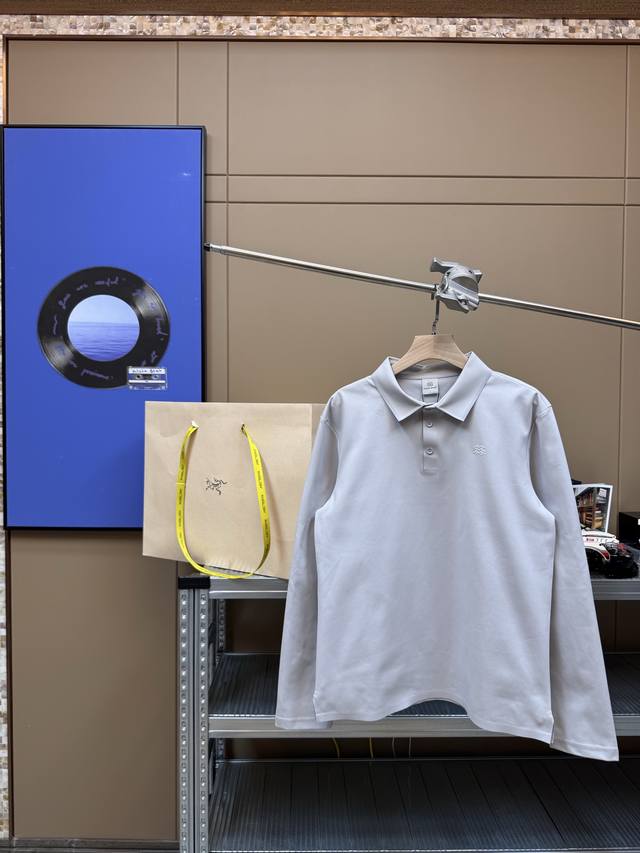 Kolon Sport Men's Outdoor Casual Textured Fleece Polo Shirt. This men's polo shi