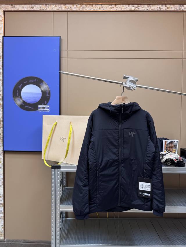 Arc'teryx Proton Hoody Unisex Ski Insulated Jacket (Ddd) Born for climbers, but