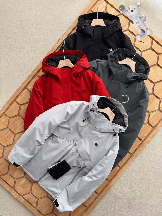 Available in dark gray, non- Kolon Sport men's outdoor thickened hooded cotton j