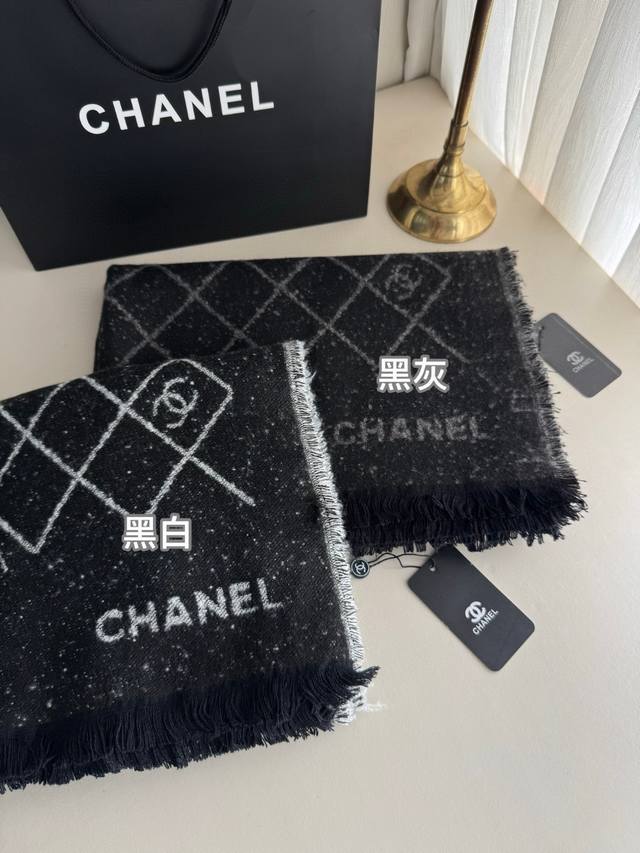 Single Color Card Chanel 25A The most worthwhile scarf to buy The black and gray