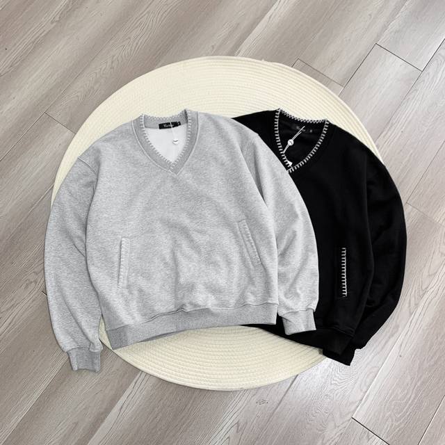 Self-heating, temperature-regulating, anti-static, heavyweight V-neck hand-stitc