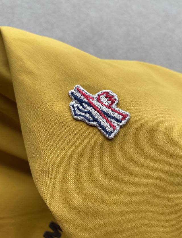 New high-quality Mon 25Fw outdoor series ski hooded sports down jacket High-end