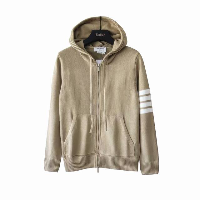 Real shot details + size chart Thom Browne.Tb four-stripe sailboat pattern zip-u