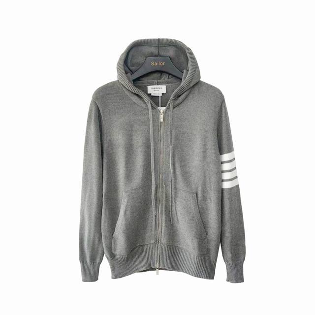 Real shot details + size chart Thom Browne.Tb four-stripe sailboat pattern zip-u