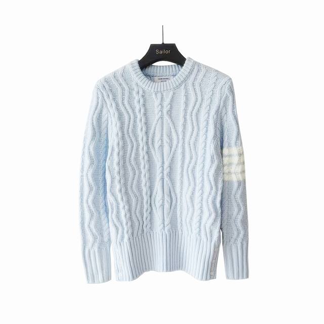 Real shot details + size chart Thom Browne. Four-stripe knitted square-shaped th