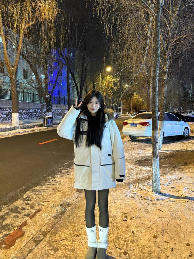 New Balance Solid Color Hooded Down Jacket with Fur Collar Filling: 90% white du