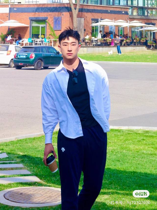 Descente Men's Cross-Training Waterproof Softshell Fleece-Lined Pants ( 1) - A w