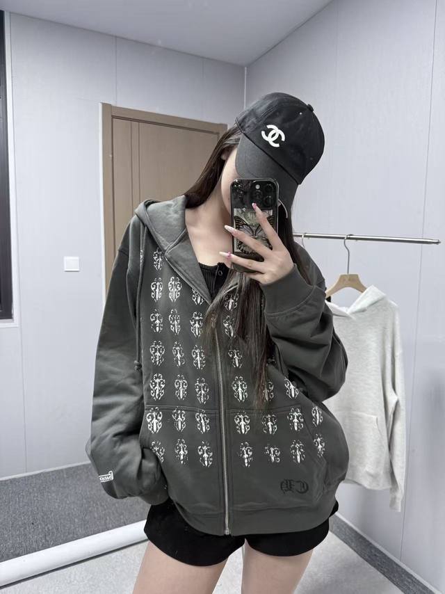 8117 Chrome Hearts is an American luxury brand founded in 1988 by Richard Stark