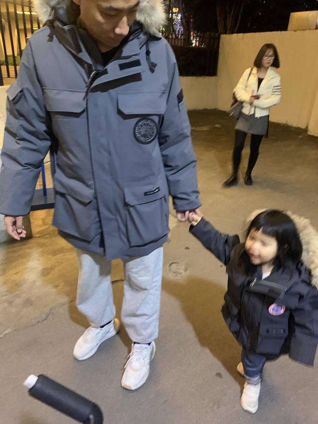 7999 Canada Goose 2008 Expedition Parka 4660M (Ddd) Colors: Black, Off-white, Pi