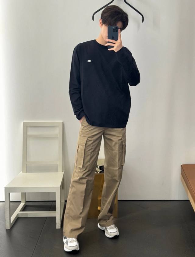 6053 Celine, a French brand with an absolute status in the unisex fashion world,