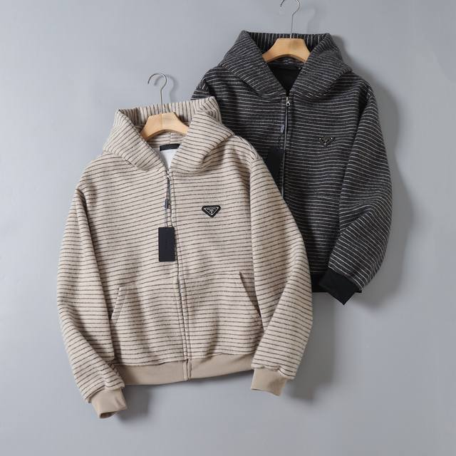 High-quality #Prada Fw25 American Retro Striped Plush Texture Heavyweight Versat