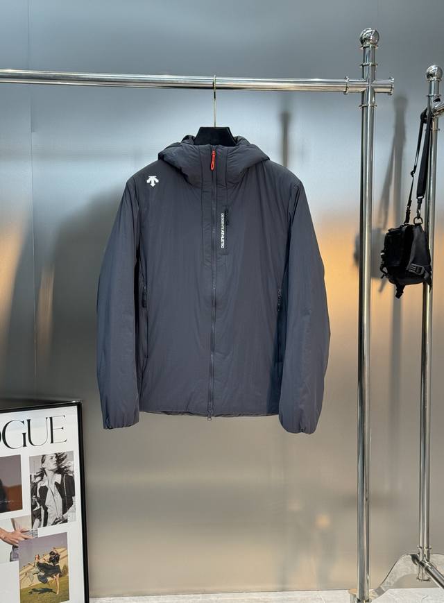 Descente's new outdoor cotton-padded jacket. High-quality new product recommend