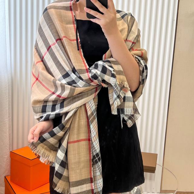 Comes with full gift box packaging + 10 Burberry latest hot-selling scarf, top-q
