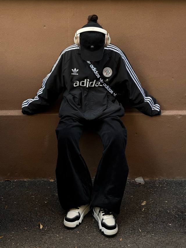 Adidas Originals Adcrev Pad Tt Retro Warm Reversible Striped Logo Loose Long-Sle