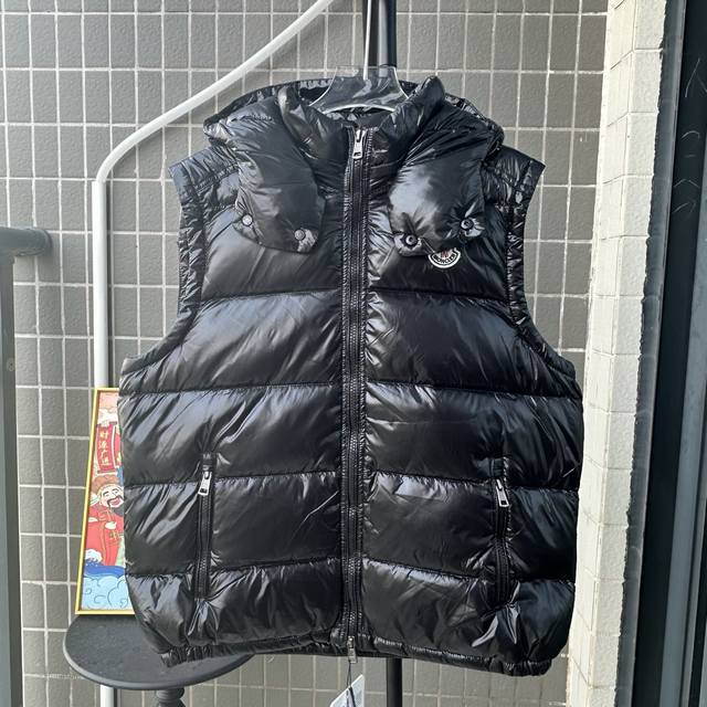 Top-tier real-life photos distinguishing genuine Moncler down vest from lower-qu