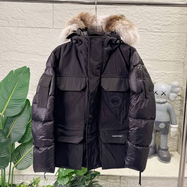 Top-quality Canada Goose unisex down jacket with large fur collar, couple style,