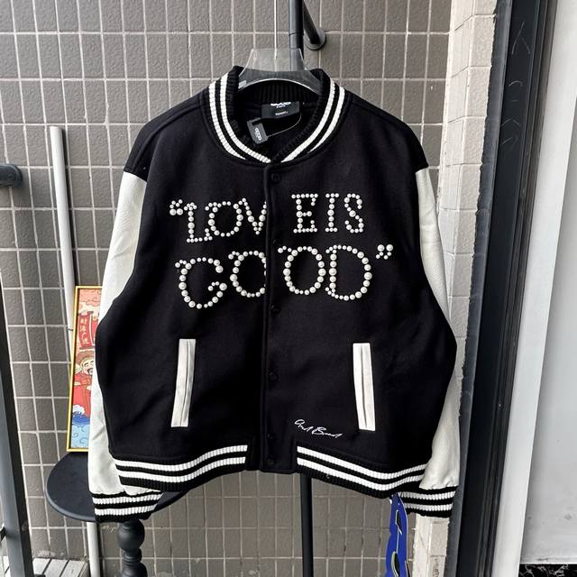 Style No.: Tt98 Goodbrand New Couple Casual Baseball Jacket with Beaded Letter E