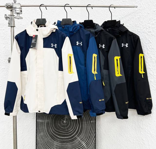 1951# Ua Under Armour Casual Sports Jacket Hooded Windbreaker. A youthful design