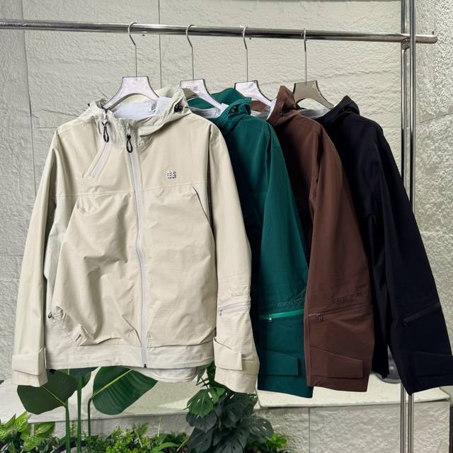 Kolon Sport Camping Series Tear-Resistant Unisex Multi-Pocket 2.5L Camping Obli-