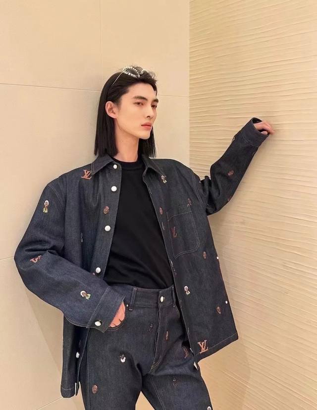 Special Offer Stock: S 3 Louis Vuitton 1V 25Ss Henry Taylor Portrait Embroidered