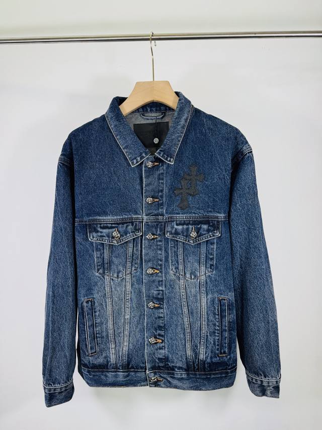 Distinguishing itself from market goods, this is a genuine, unedited photo, show