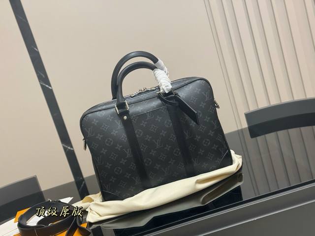 Top-quality original size: 42.32cm Lv Sac Plat original new men's briefcase! Ddd