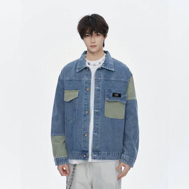 Vans American high-street color-blocked workwear denim jacket, unisex. This deni Vans American high-street color-blocked workwear denim jacket, unisex. This deni